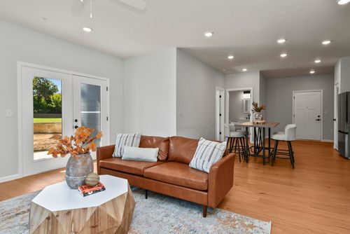 505 W Grand St, Springfield, MO, 65807-1407 | Card Image