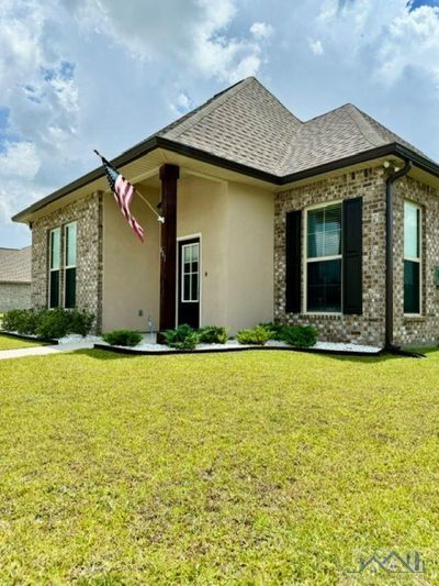 441 Madio Drive, House other with 3 bedrooms, 2 bathrooms and null parking in Houma LA | Image 3