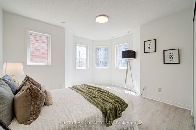 202 - 28 Rosebank Dr, Condo with 3 bedrooms, 3 bathrooms and 2 parking in Scarborough ON | Image 23