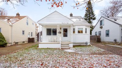 2108 Markese Avenue, Home with 3 bedrooms, 1 bathrooms and null parking in Lincoln Park MI | Image 2