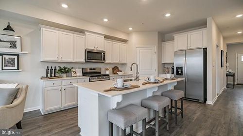 1085 Meadowlark Drive, FOGELSVILLE, PA, 18051 | Card Image