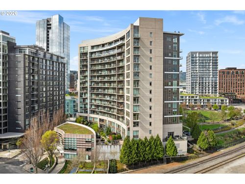 949 Overton St, Portland, OR, 97209-3198 | Card Image