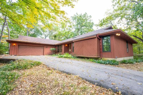 955 Woodcreek Dr, Milford, OH, 45150-1528 | Card Image