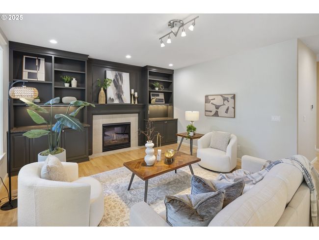 23073 Bland Cir, House other with 5 bedrooms, 3 bathrooms and 3 parking in West Linn OR | Image 18