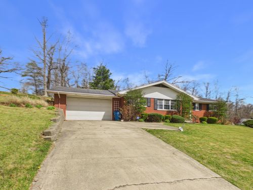 415 Redbud Dr, Ashland, KY, 41102-8287 | Card Image