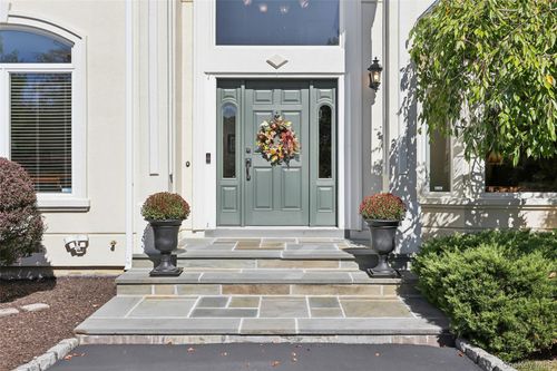 56 Greenwich Ave, Central Valley, NY, 10917-3718 | Card Image