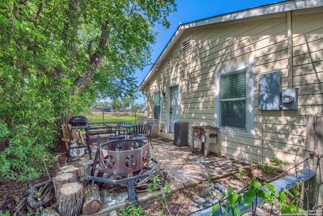 660 Ranch Road 1, House other with 3 bedrooms, 1 bathrooms and null parking in Stonewall TX | Image 19