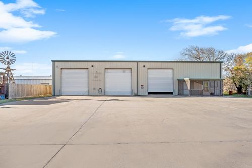 354 Fisher St, Matagorda, TX, 77457 | Card Image