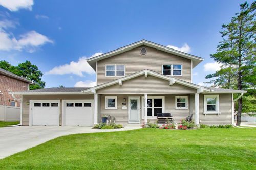 1067 Carpenter Ct, Elk Grove Village, IL, 60007-3010 | Card Image