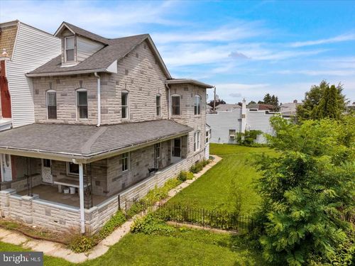 529 Chestnut St, WEST READING, PA, 19611-1405 | Card Image