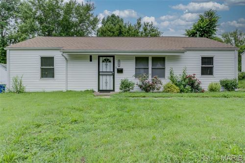 9765 Vickie Pl, Saint Louis, MO, 63136-1910 | Card Image