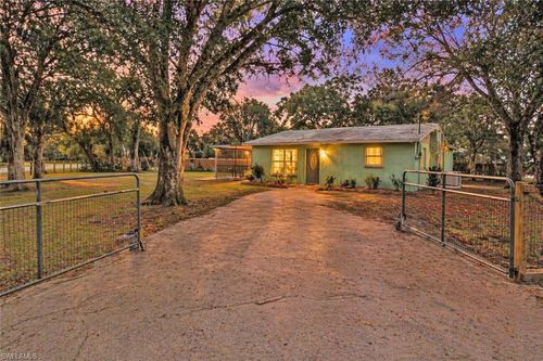 2431 Lippincott Rd, ALVA, FL, 33920-3821 | Card Image