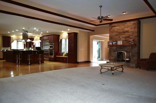 17539 E 2600 North Rd, Lexington, IL, 61753-9379 | Card Image