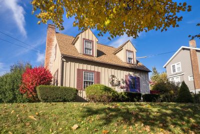 17 Roberts Avenue, House other with 2 bedrooms, 1 bathrooms and null parking in Rutland City VT | Image 2