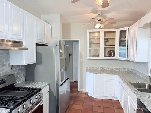 2011 Glen Forest Dr, Prattville, AL, 36067-8001 | Card Image