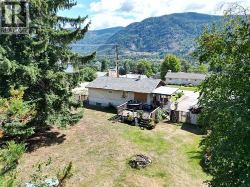 3300 5th Ave, Castlegar, BC, V1N2V5 | Card Image