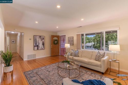 3215 Camino Colorados, Lafayette, CA, 94549-5604 | Card Image