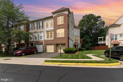 43095 Hunters Green Sq, BROADLANDS, VA, 20148-4055 | Card Image