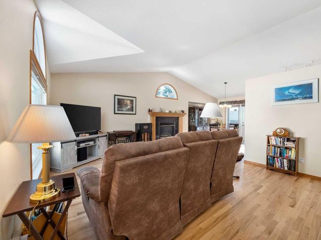 130 Mountainview Gate, Home with 3 bedrooms, 3 bathrooms and 6 parking in Carstairs AB | Image 8