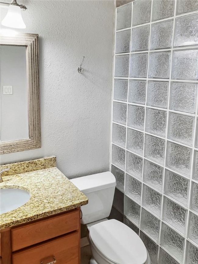 APT-206 - 2414 Longview St, Condo with 2 bedrooms, 2 bathrooms and 2 parking in Austin TX | Image 10