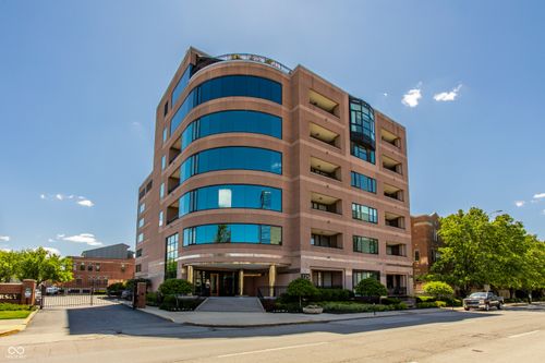 42-225 New Jersey St, Indianapolis, IN, 46204-2671 | Card Image