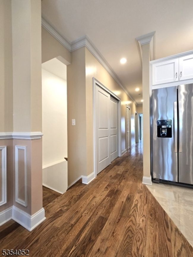 90 Seaview Ave, Home with 6 bedrooms, 4 bathrooms and null parking in Jersey City NJ | Image 7