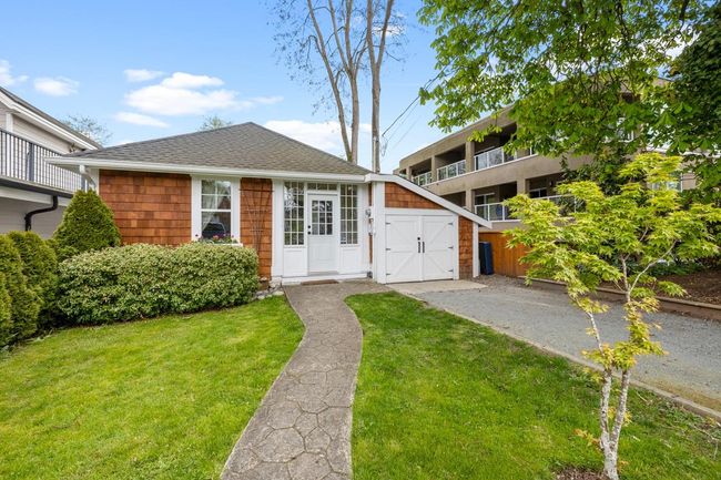 828 Kent Street, House other with 2 bedrooms, 1 bathrooms and 4 parking in White Rock BC | Image 3