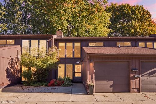 405-5570 Barton Rd, North Olmsted, OH, 44070-3838 | Card Image