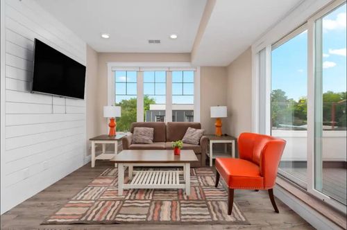 apt-14-914 #14 E Front St, Traverse City, MI, 49686-2881 | Card Image