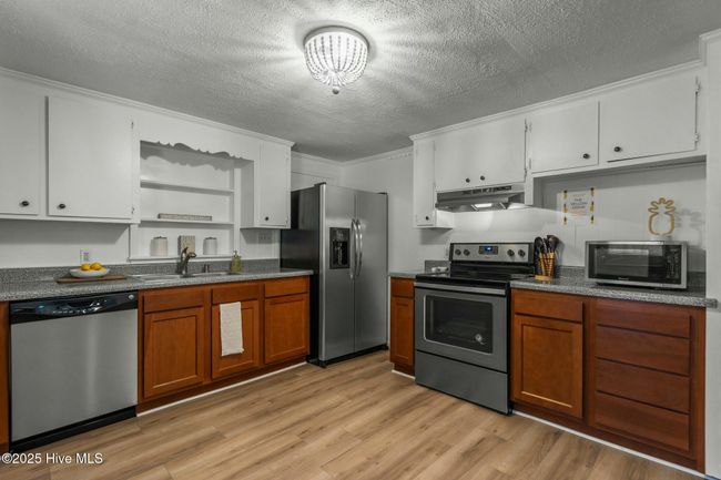 409 Monroe Ave, Home with 7 bedrooms, 3 bathrooms and null parking in Carolina Beach NC | Image 15