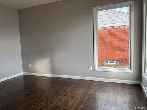 1636 Kenwood St, Inkster, MI, 48141-1989 | Card Image