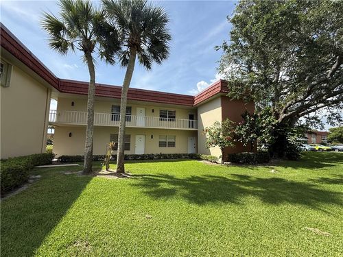 101-99 Spring Lake Dr, VERO BEACH, FL, 32962-3012 | Card Image