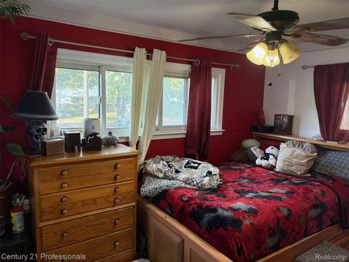 1202 E George Ave, Hazel Park, MI, 48030-2642 | Card Image