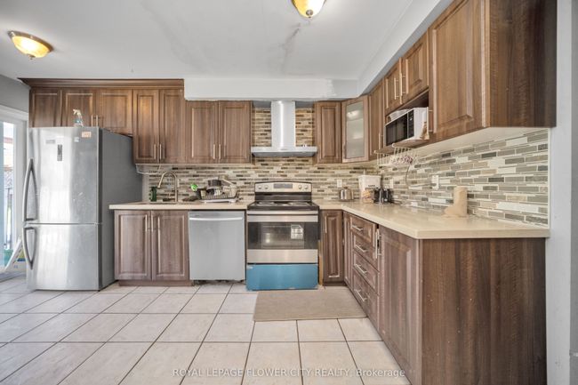 33 Fiddleneck Cres, House other with 4 bedrooms, 4 bathrooms and 4 parking in Brampton ON | Image 11
