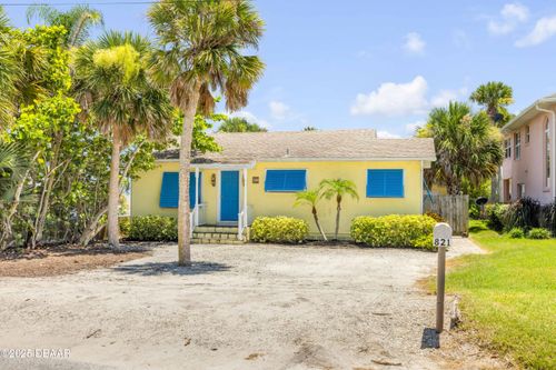 821 Ocean Ave, New Smyrna Beach, FL, 32169-2756 | Card Image