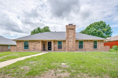 1226 Deer Ridge Dr, Duncanville, TX, 75137-3642 | Card Image