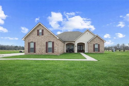 80267 Railroad Ave, Bush, LA, 70431-6404 | Card Image