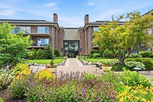 j308-6 Oak Brook Club Dr, Oak Brook, IL, 60523-8650 | Card Image