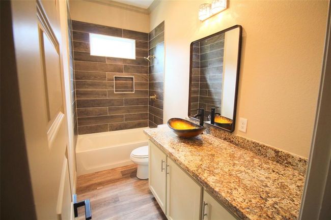 12987 Highway 105, House other with 4 bedrooms, 2 bathrooms and 2 parking in Cleveland TX | Image 4