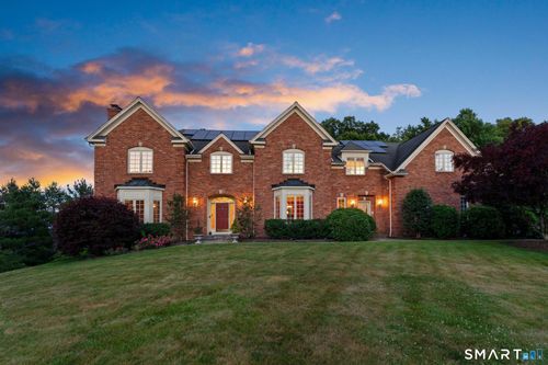 130 Northington Dr, Avon, CT, 06001-2372 | Card Image
