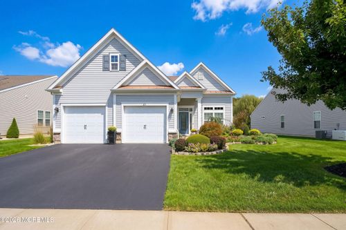 21 W Campania Ln, Farmingdale, NJ, 07727-4350 | Card Image