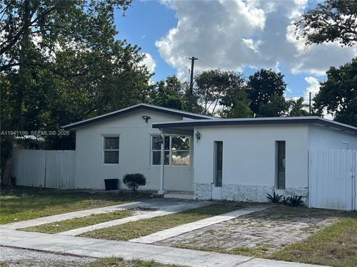 15400 Lincoln Dr, Homestead, FL, 33033-2621 | Card Image