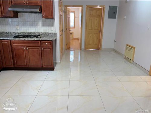 14224 59th Ave, Flushing, NY, 11355-5305 | Card Image