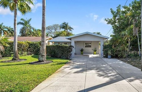712 Ne 34th Ct, Oakland Park, FL, 33334-2852 | Card Image
