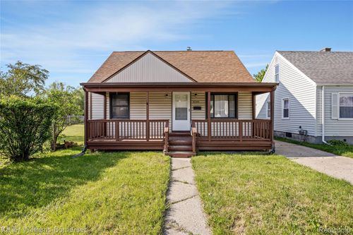 8289 Ford Ave, Warren, MI, 48089-2338 | Card Image