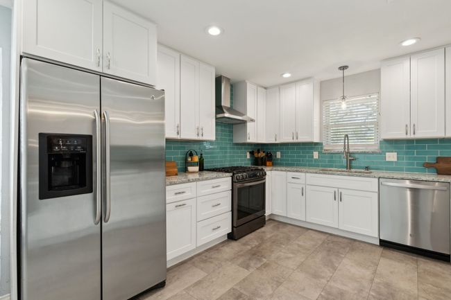 10216 Shadow Way, House other with 4 bedrooms, 3 bathrooms and null parking in Dallas TX | Image 13