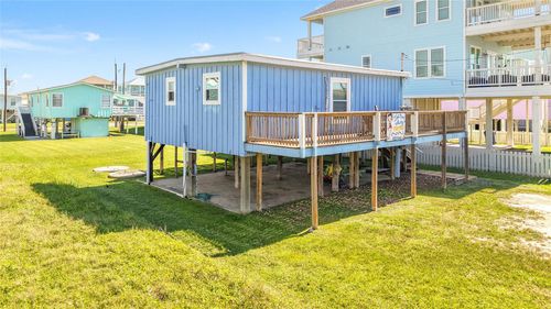 222 Ocean Ave, Surfside Beach, TX, 77541-8947 | Card Image