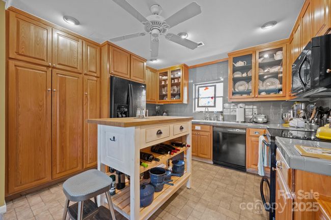 Custom-crafted island | Image 13