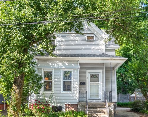 9 Hall St, Somerville, MA, 02144-3220 | Card Image
