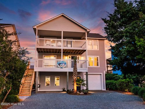 612 S Topsail Dr, Surf City, NC, 28445-6735 | Card Image